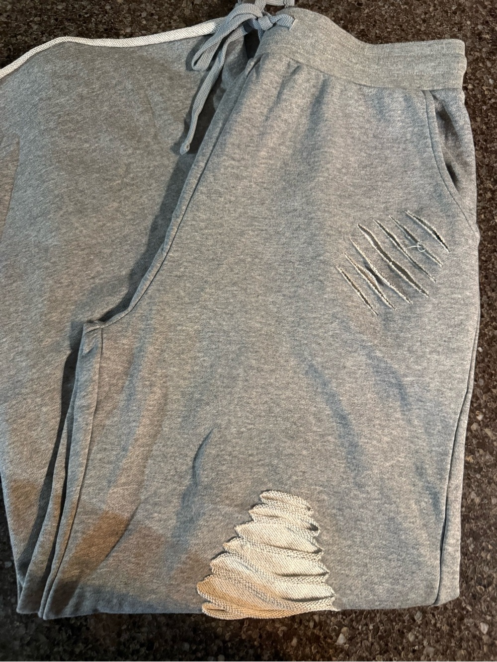 NWOT Women’s  Grey Distressed Knit Jogger Pants - white birch XL